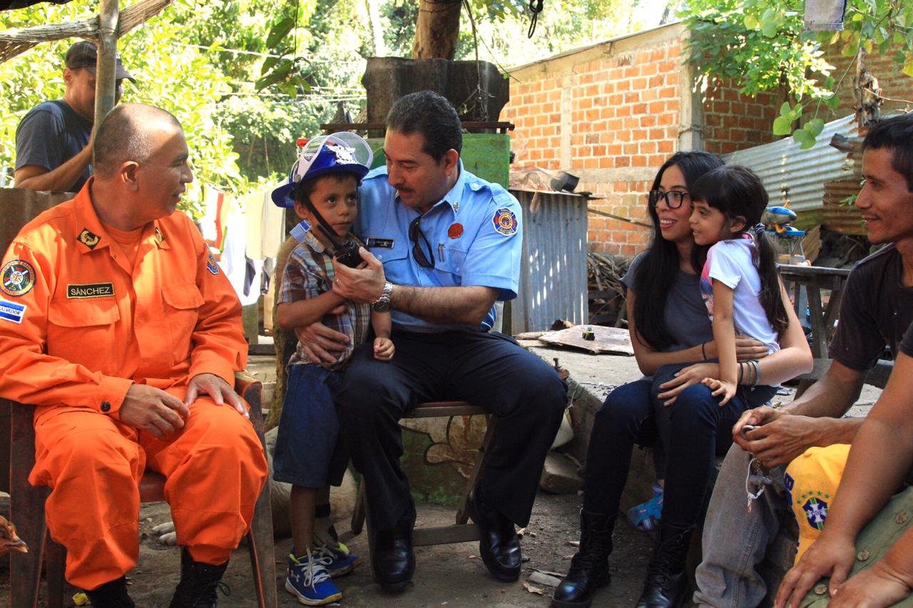 Samuelito cumple su sueño de ser bombero por un día gracias a Gobernación samuelito-cumple-su-sueno-de-ser-bombero-por-un-dia-gracias-a-gobernacion